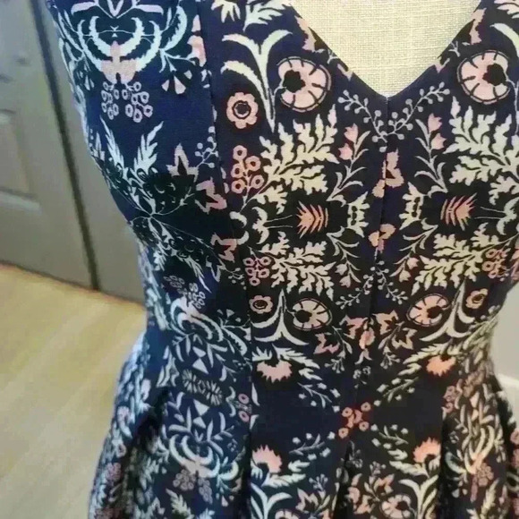 Vince Camuto Dress - Picture 5 of 9